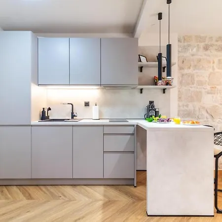 Centre In Stone House Apartman *