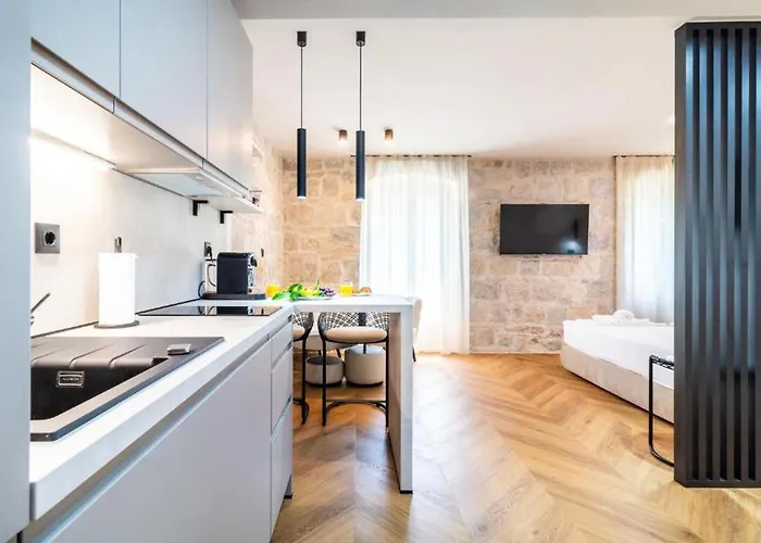 Centre In Stone House